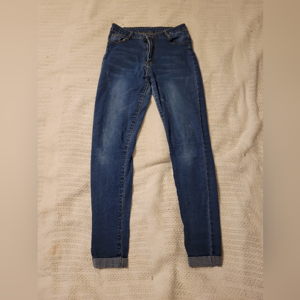 SHEIN DARK WASH SKINNY JEANS